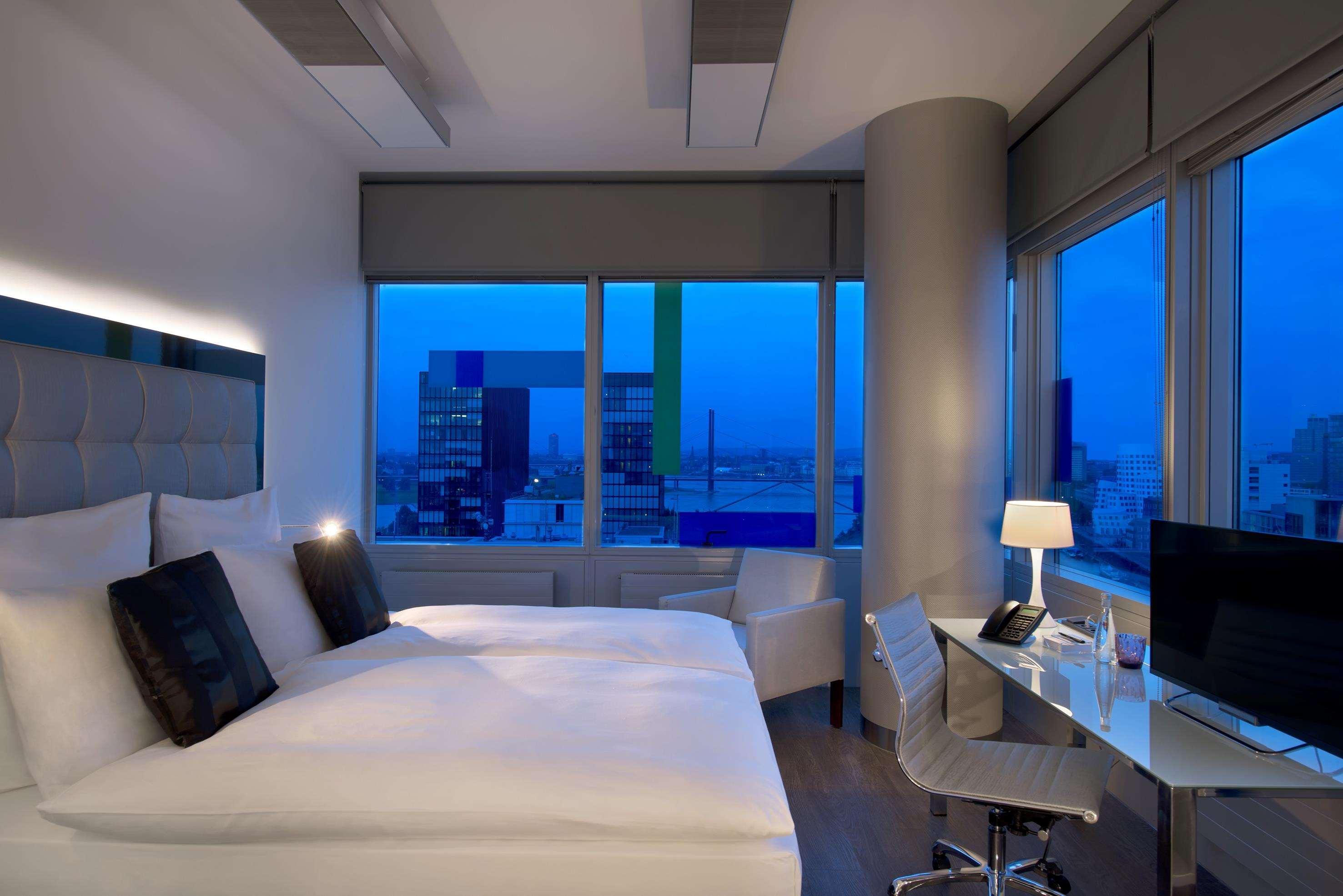 Innside By Melia Duesseldorf Hafen Екстериор снимка
